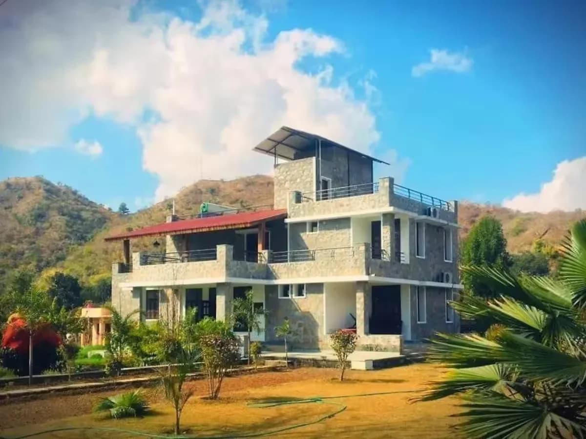 The Riverside Estate