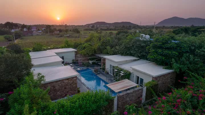 Exotic Balinese style Farm stay