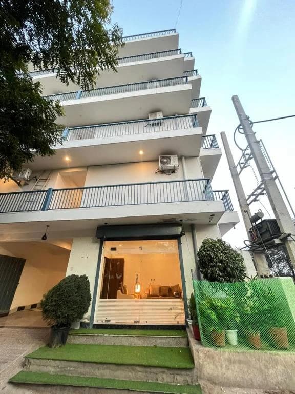 Apna Homes Stay & Hotel I Gurugram I Sector-71