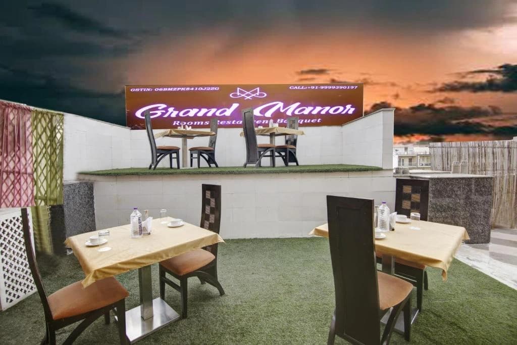 Hotel Grand Manor