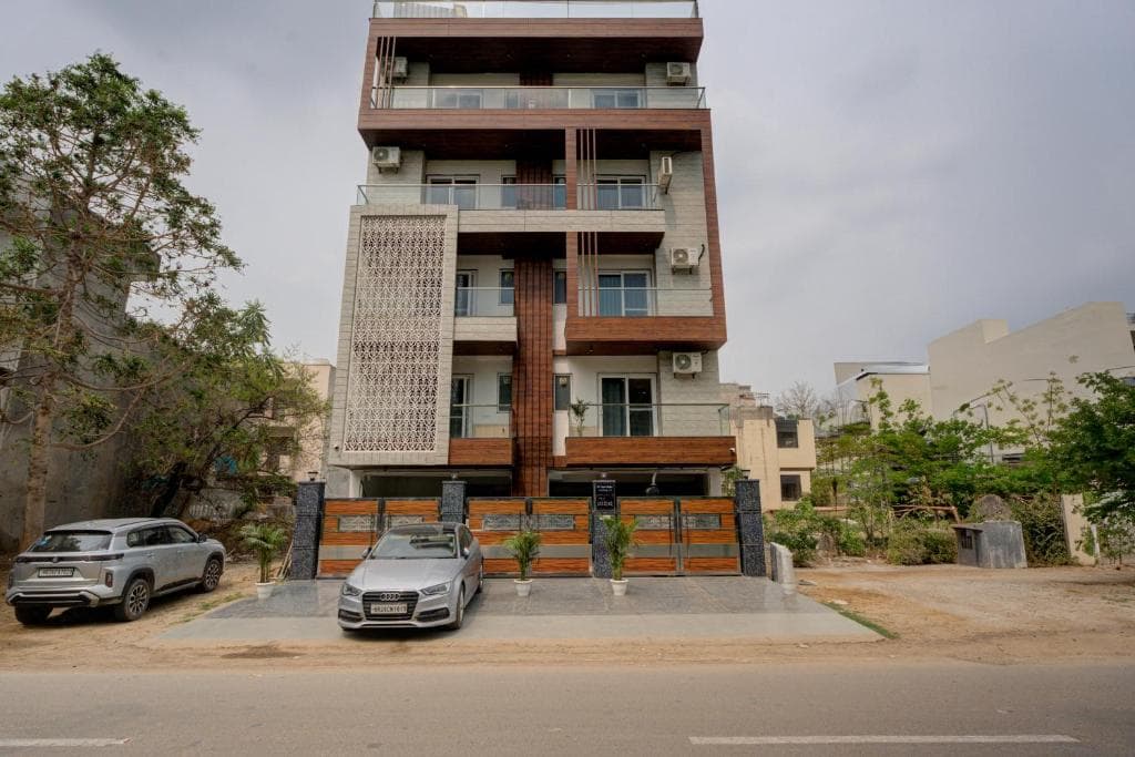 The Empire Studioz Golf Course Road Gurgaon
