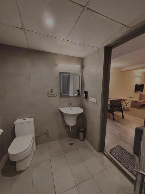 One Hotel-Golf Course Road