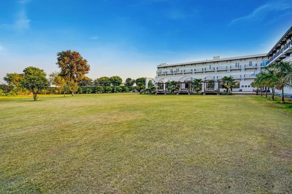 Sunday Hotels and Resort Gurgaon