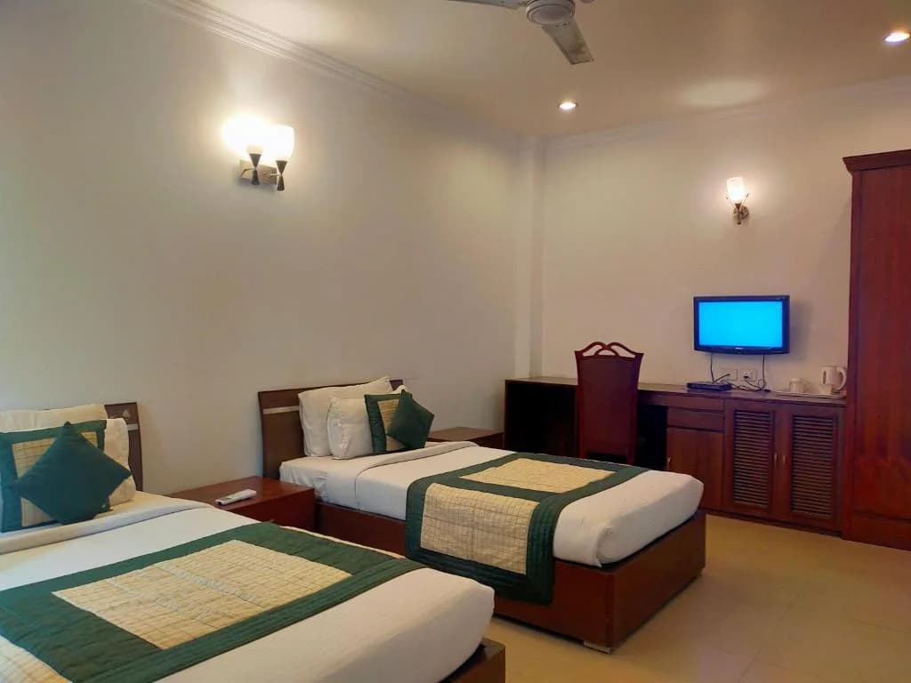 Hotel Amisa Golf Course Road MG Road