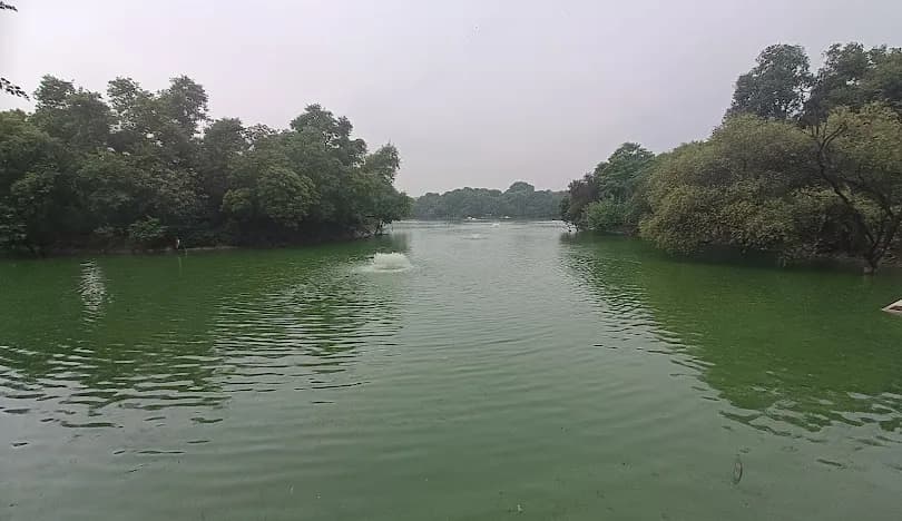 Hauz Khas District Park