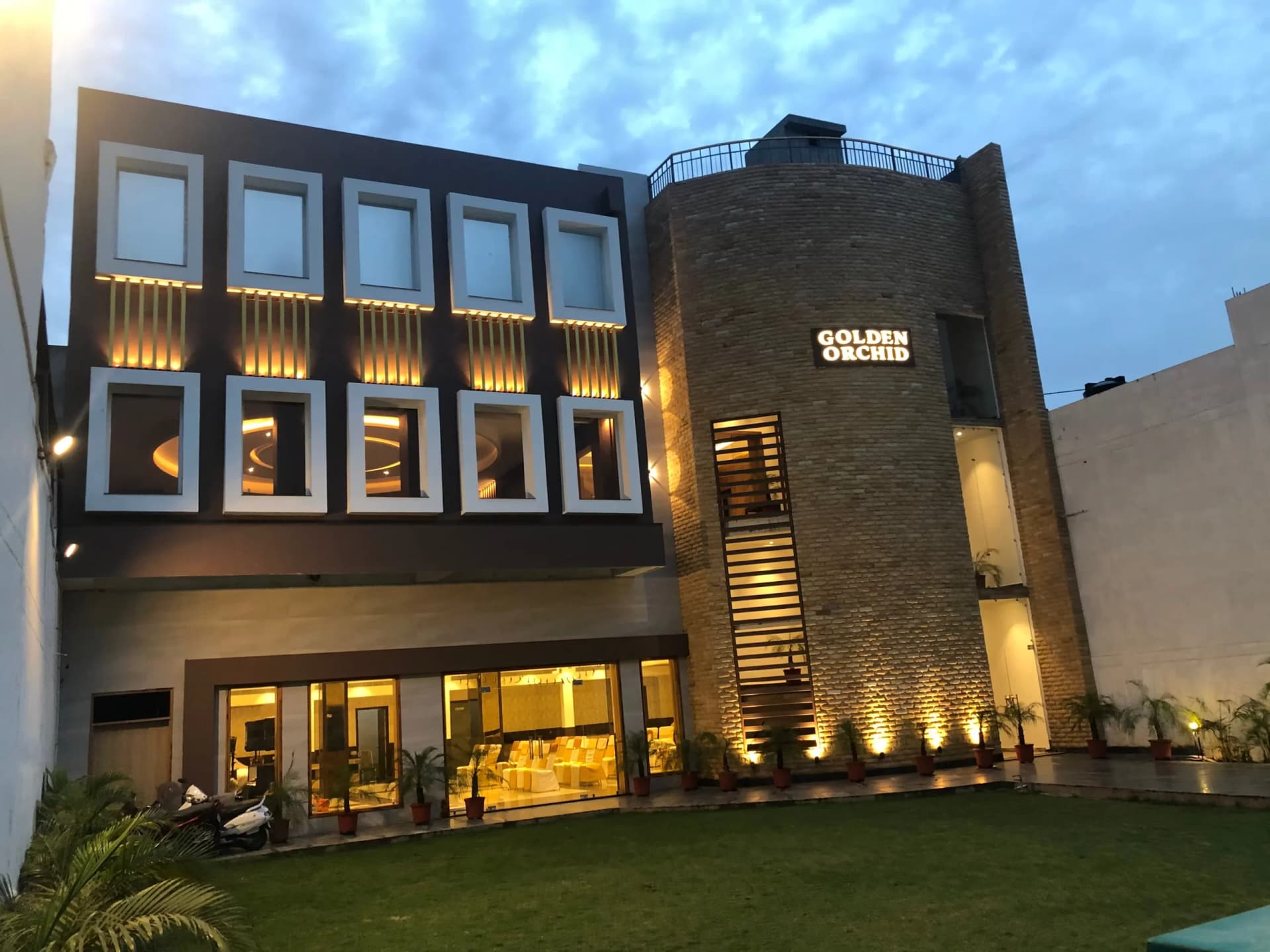 Hotel Golden Orchid