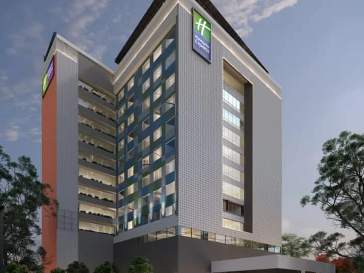 Holiday Inn Express & Suites