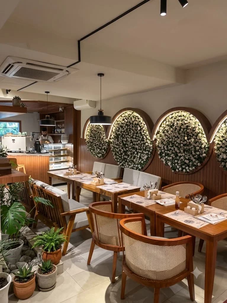 Gabbu's Cafe (Manali)