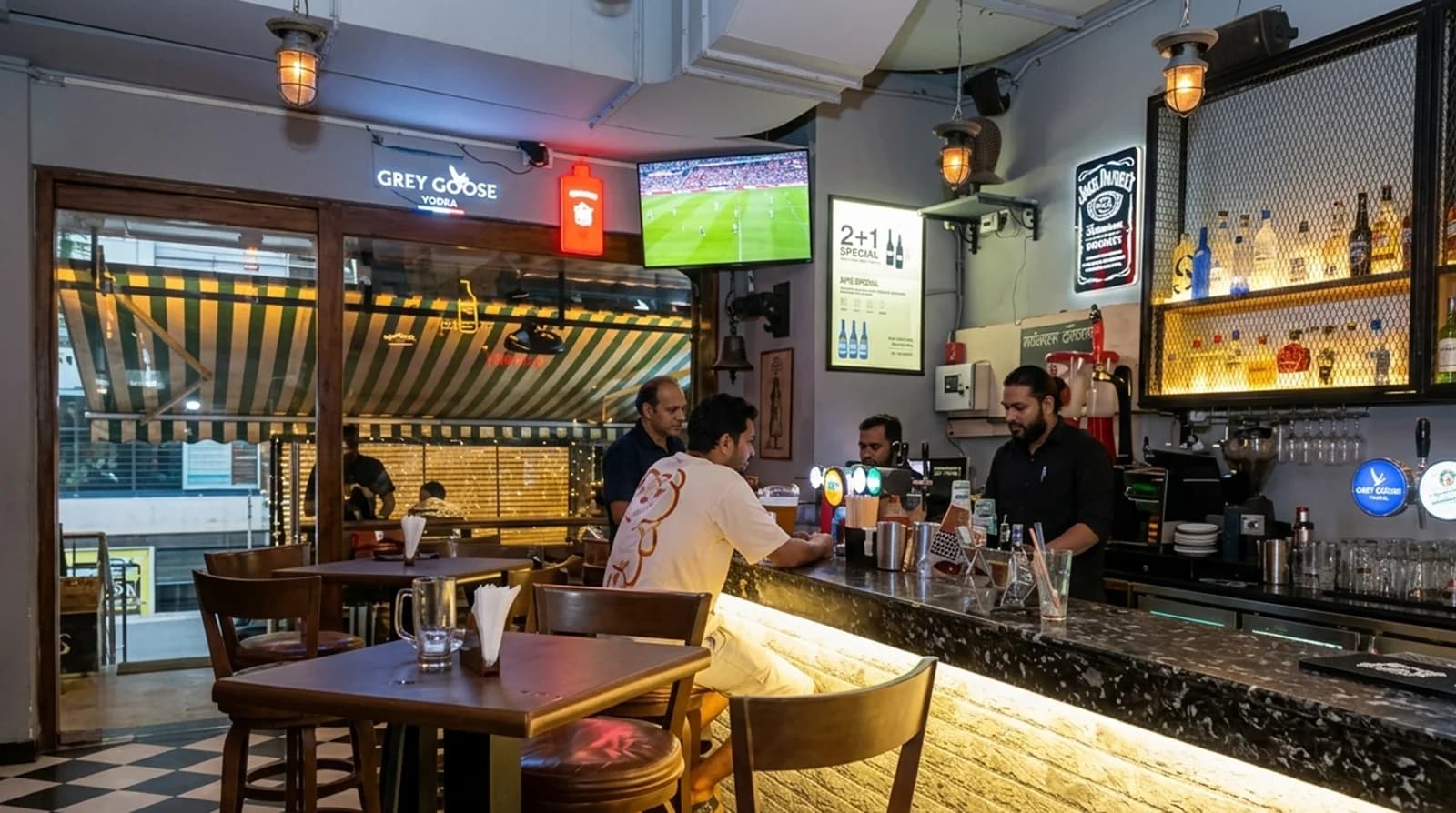 Bulldog’s Café & Bar