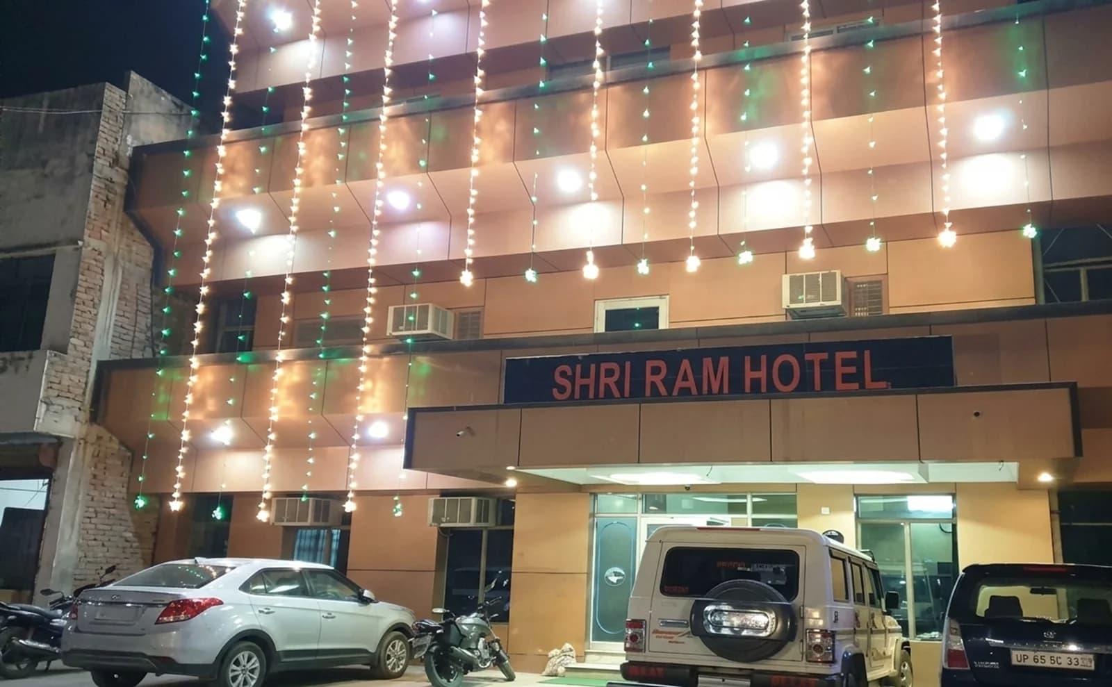 Shri Ram Hotel