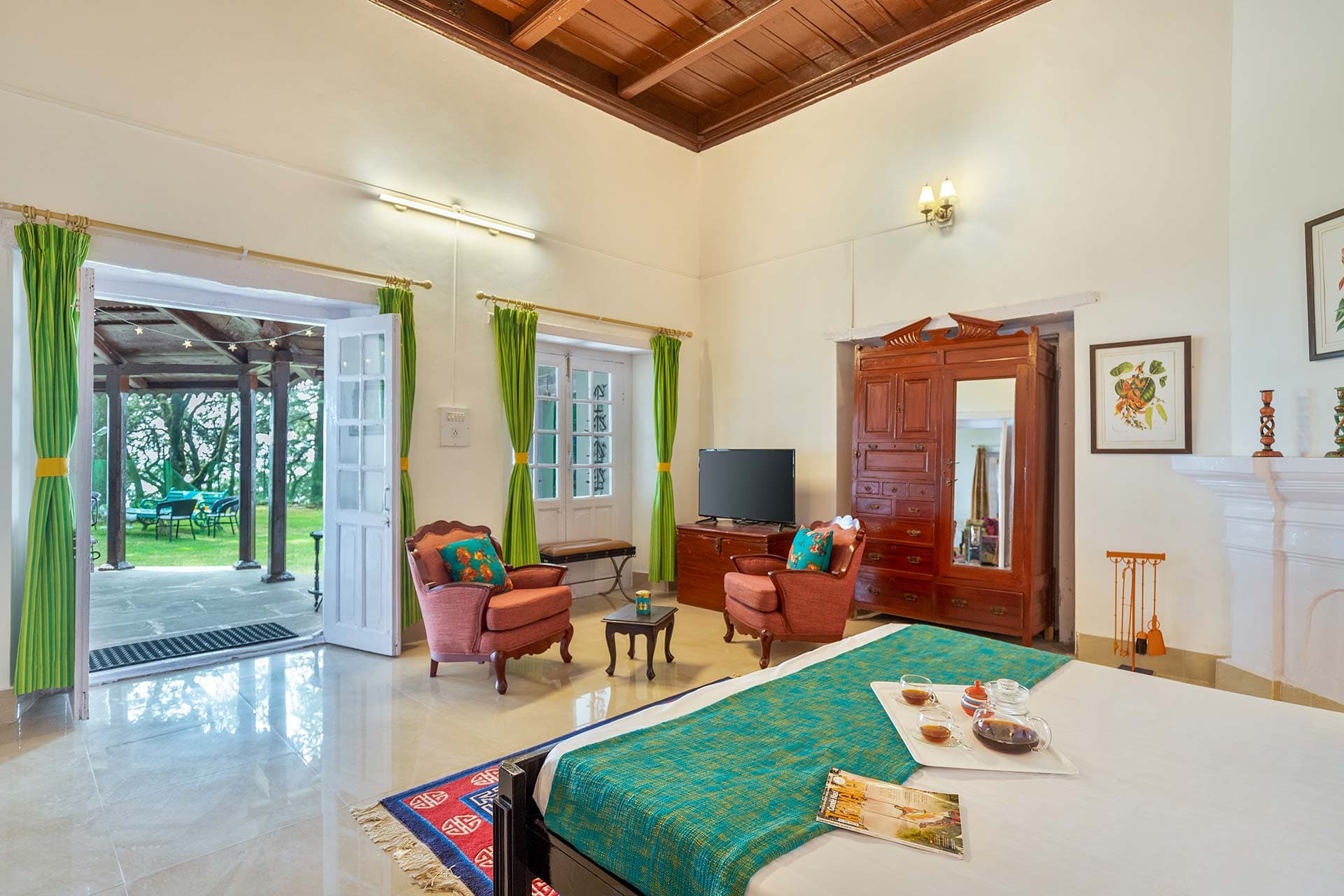 StayVista at 8Oaks in Dalhousie | 4 BHK Luxury Holiday Home