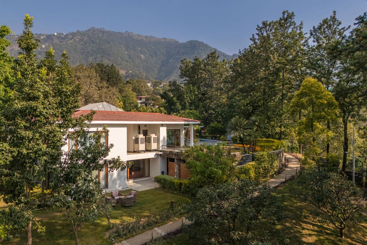 StayVista at Everdale Mussoorie Foothills W/ Heated Pool (Kirsali Gaon)