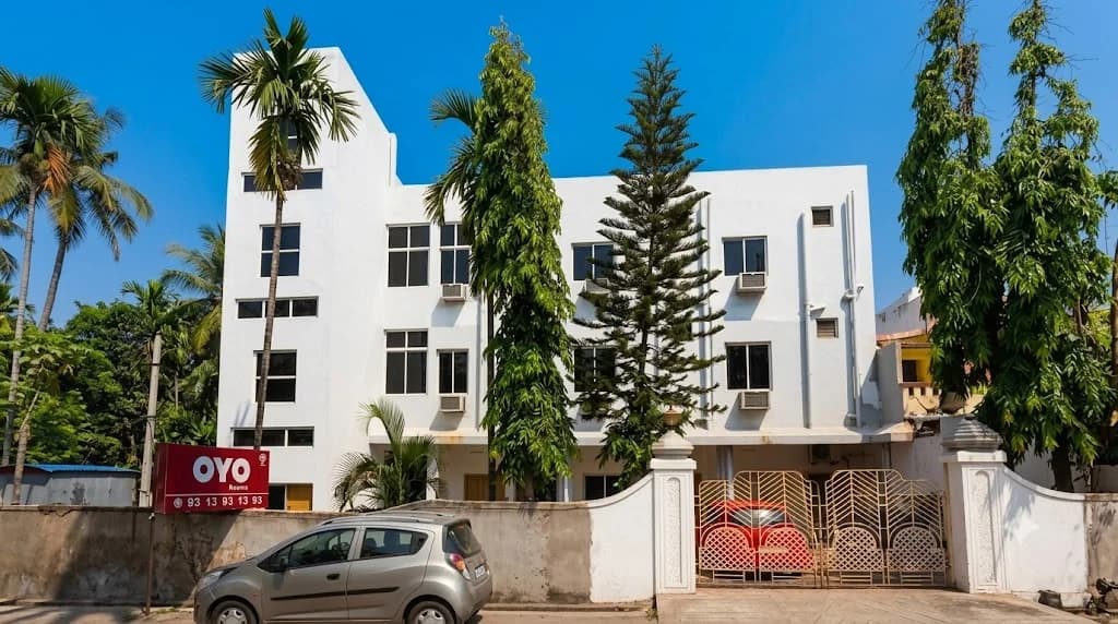 OYO 3066 D2 Holiday Inn