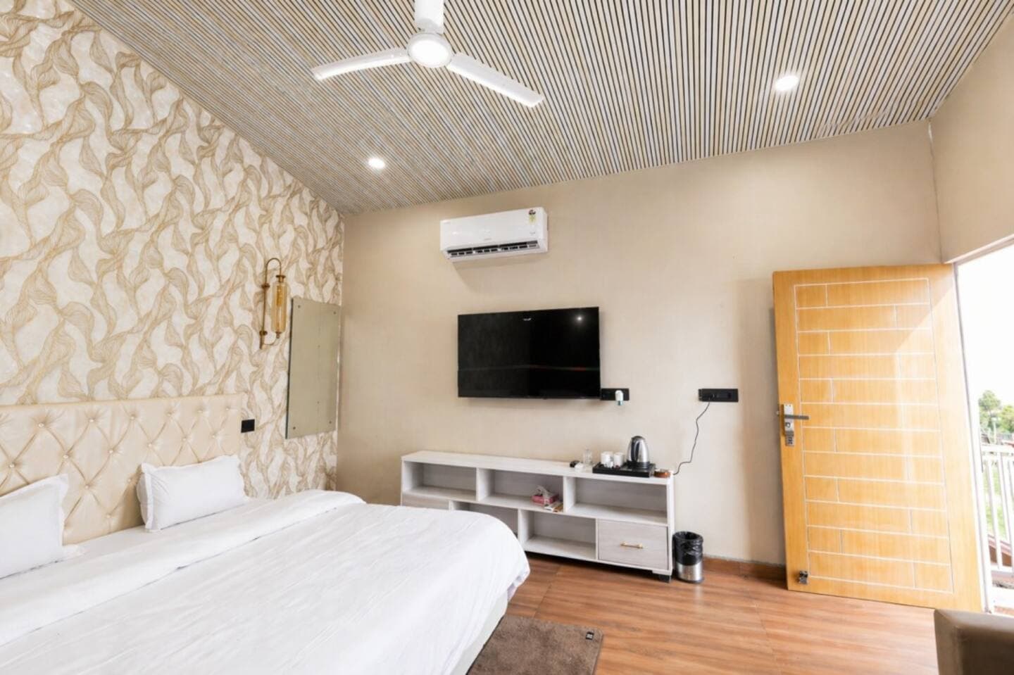 The Bluewind Resort (Khala Gaon)