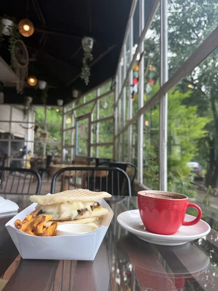 Gargi's Cafe & German Bakery (Kaphal Ka Hara)