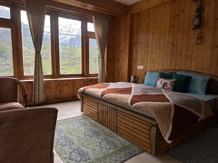 Ara Homestay (Burwa)