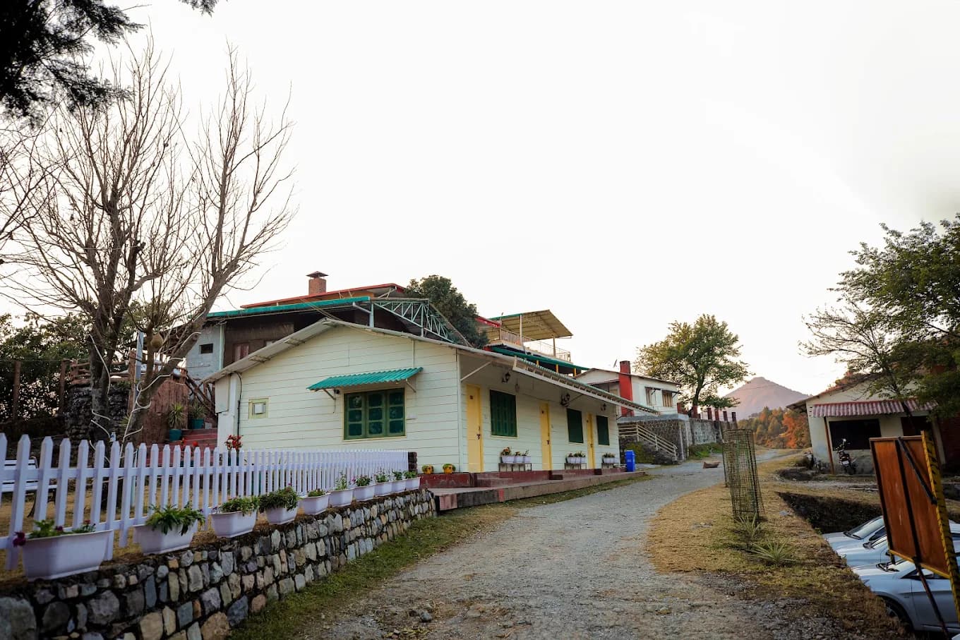 Saiva Hill Resort (Kyar Kuli Bhatta)
