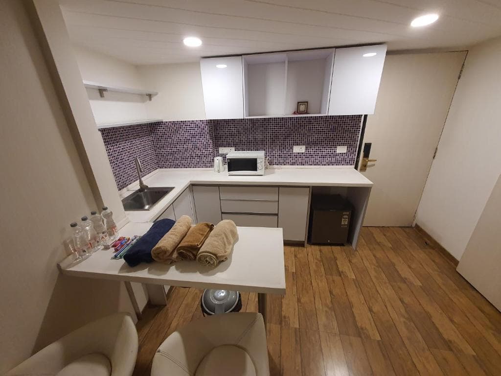 Jeel Elite Inn, Room B1104 (Rajhans Belliza, Surat)