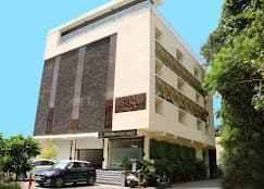 Hotel Vrindavan Palace