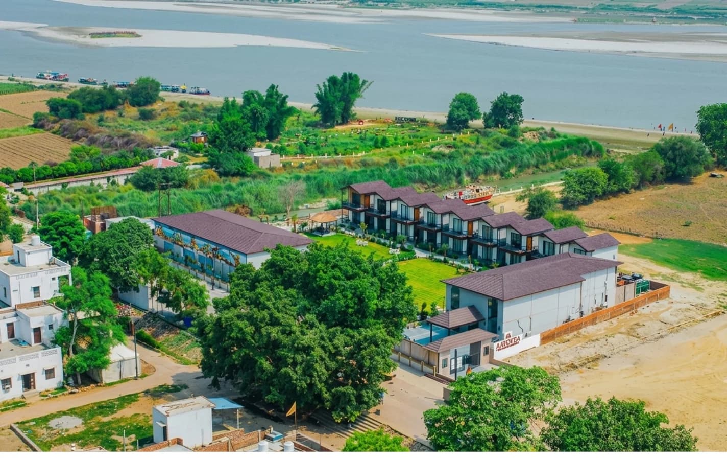 Aayovea Resort Ayodhya Near Ram Mandir & Saryu River