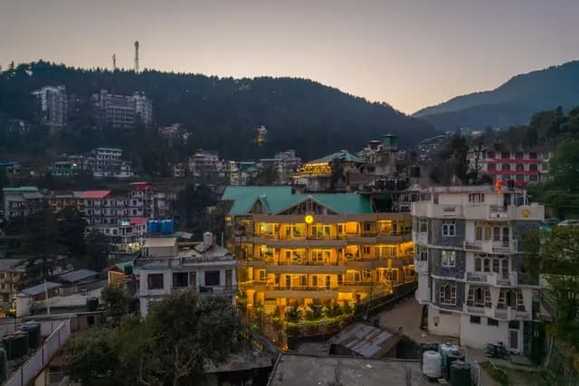 Hotel Sarovar Mcleodganj - At Bhagsu Chowk