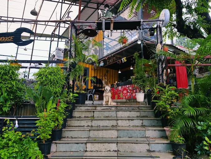 TORQUE TALES MOTO CAFE (Dehradun)