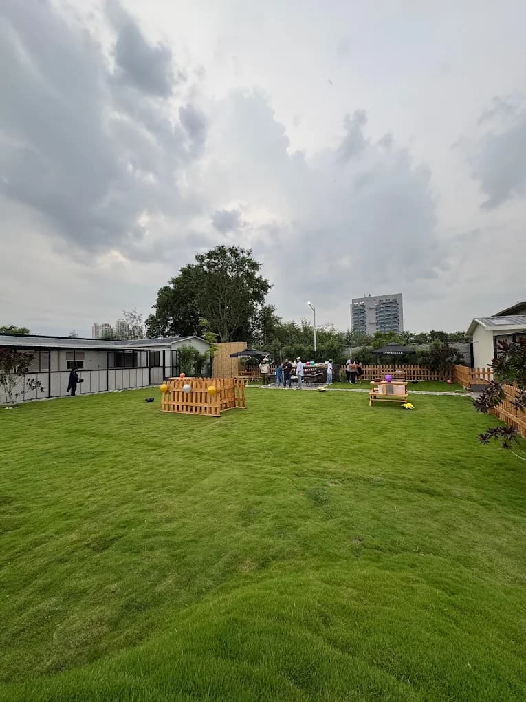 Svantaraa - Pet boarding and park (Gurugram)