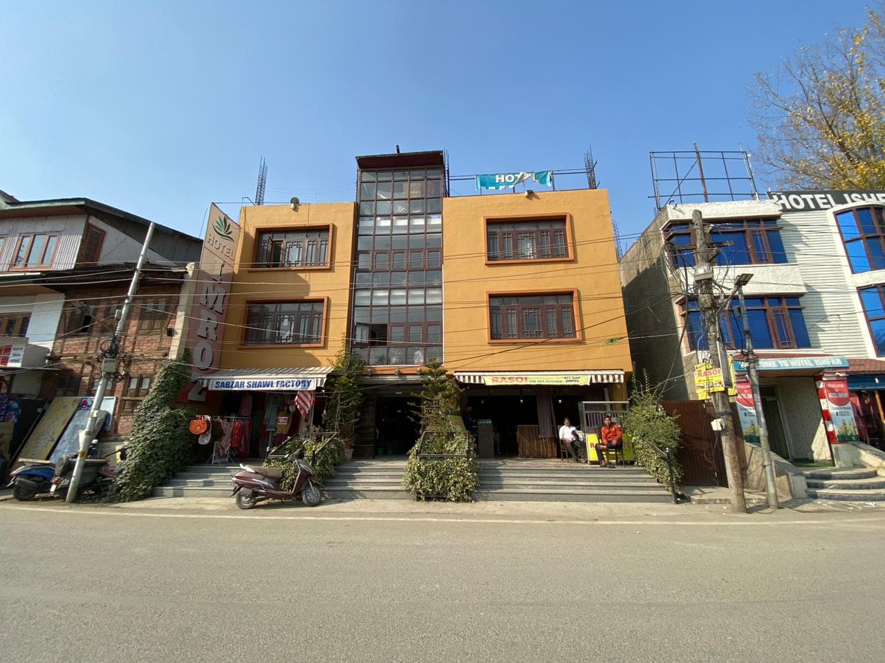Hotel imroz (Srinagar)