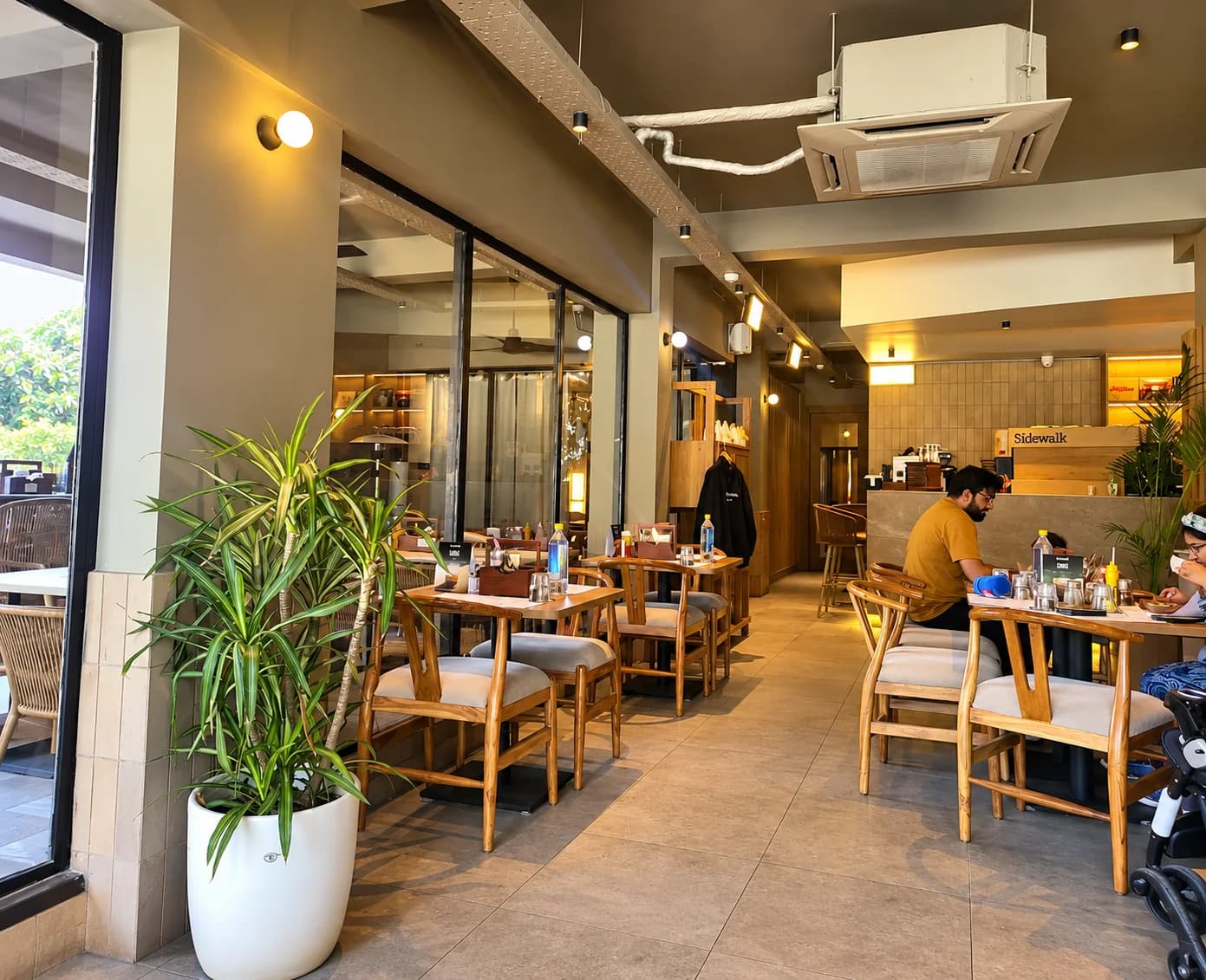 Sidewalk Cafe (Lucknow)