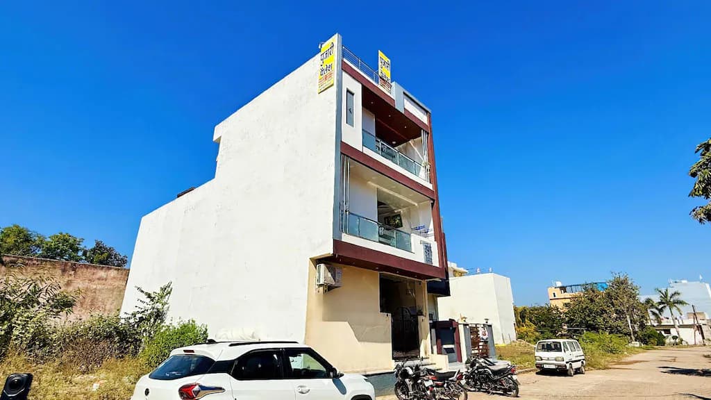 Pujari palace omkareswar