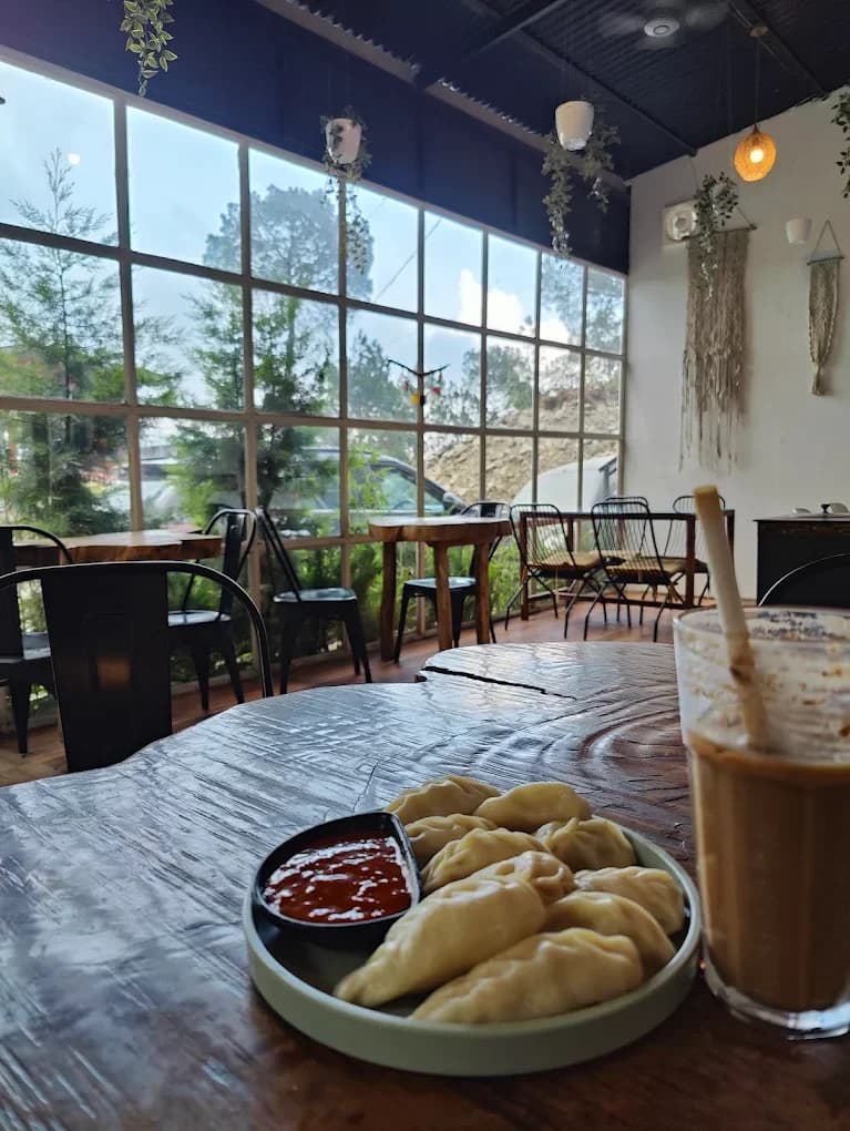 Gargi's Cafe & German Bakery (Kaphal Ka Hara)