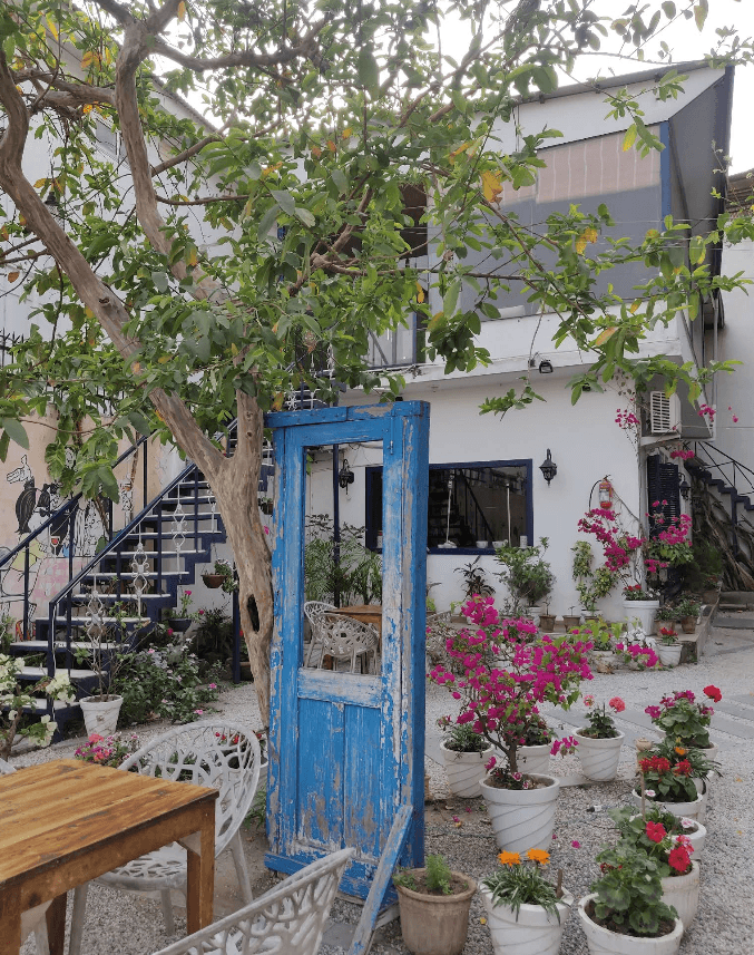 HideOut Cafe (Rishikesh)
