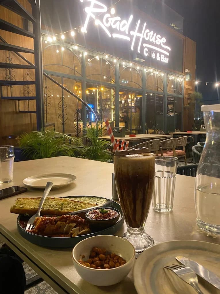 RoadHouse Cafe and Bar (Greater Noida)