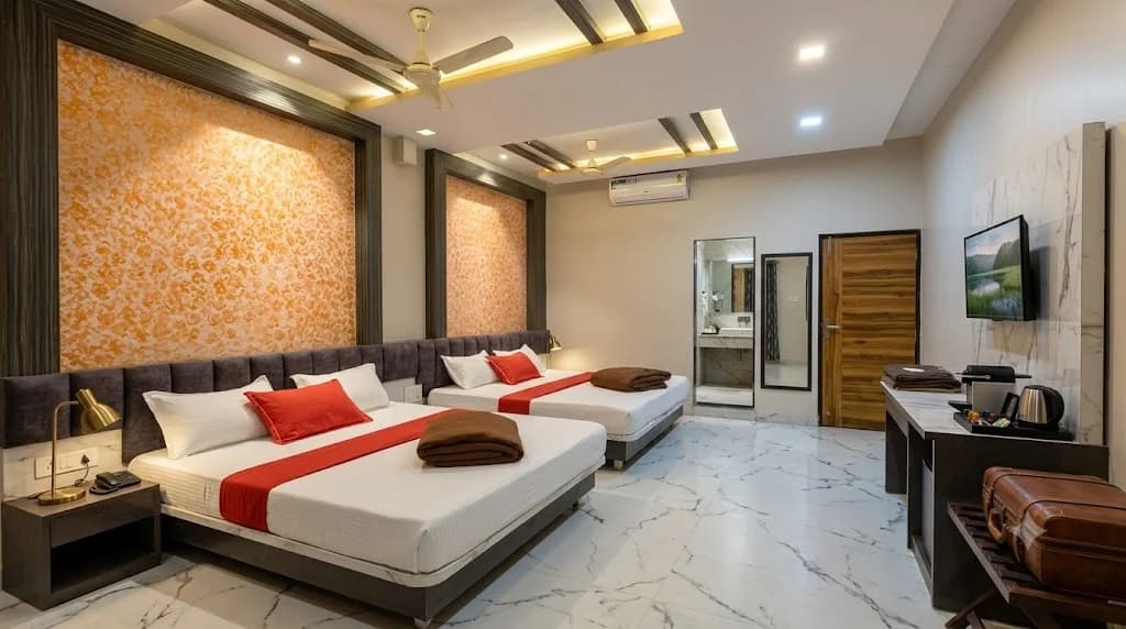 Hotel Shri Radhe Krishna || Best Hotel | Budget Friendly Hotel | Luxury Hotel