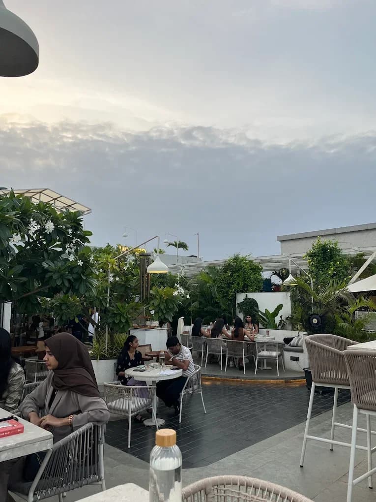 Unvind Cafe (Surat)