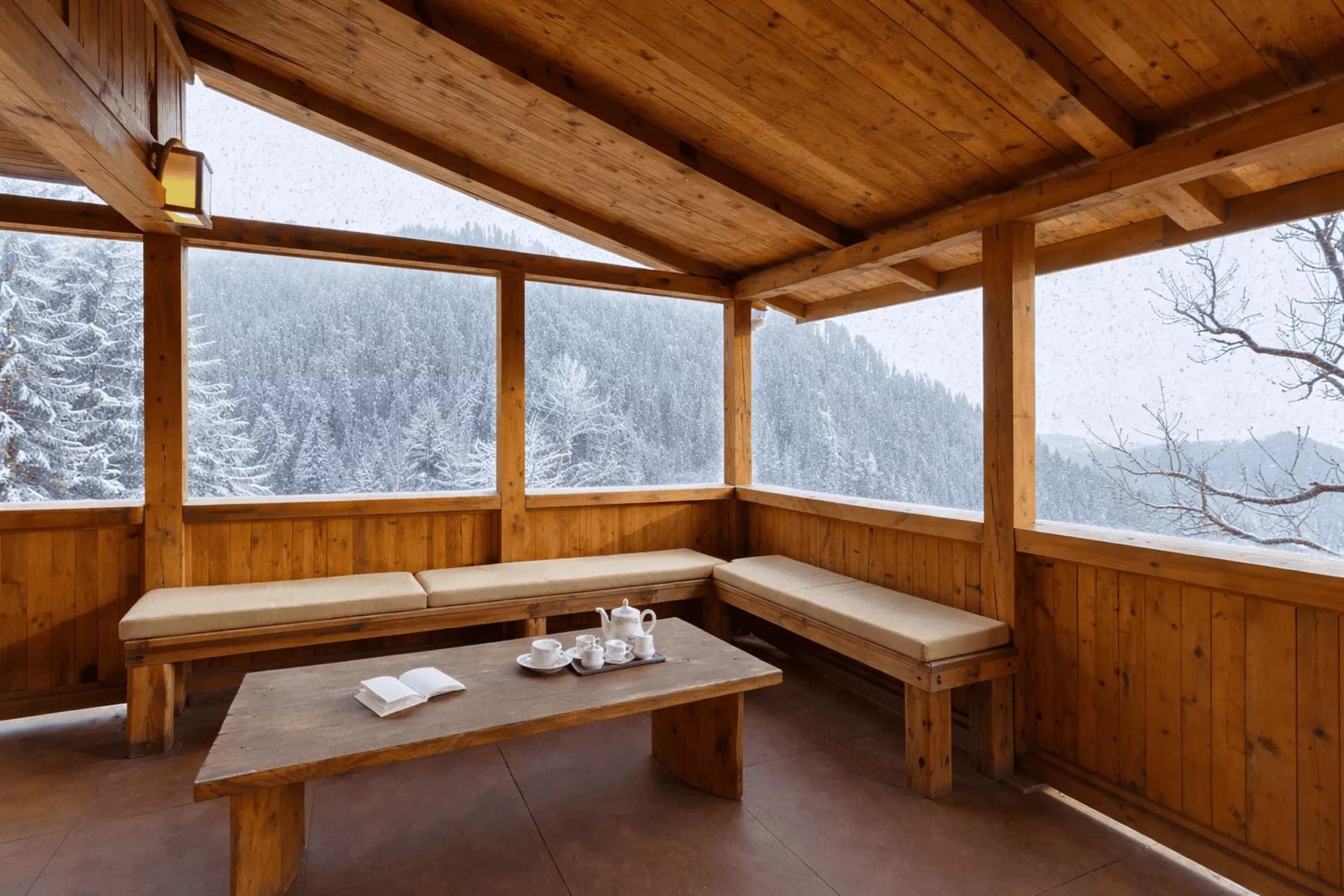 Skylounge | Pet-friendly Traditional 4-Bedroom Retreat With Sauna & Garden Near Haku Temple