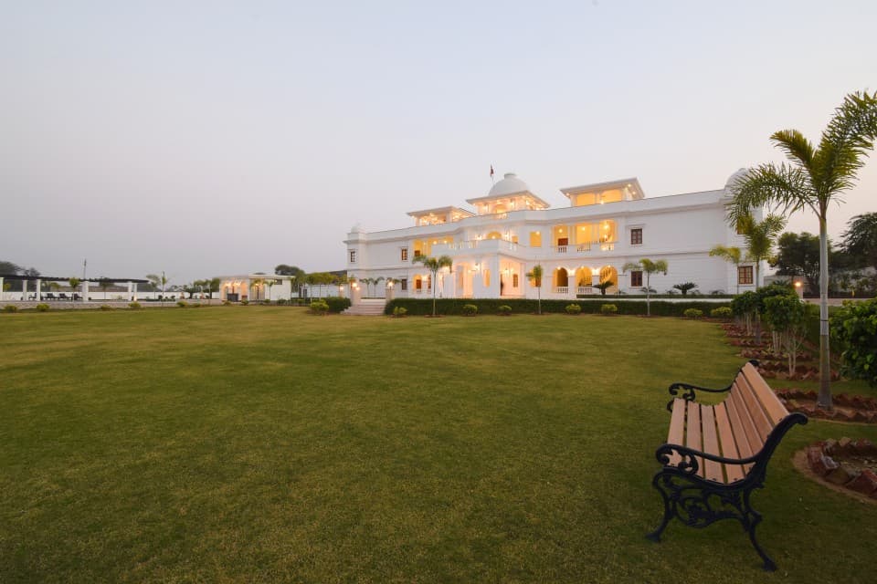 UMAID FARM RESORT-A LEGACY VINTAGE STAY IN JAIPUR