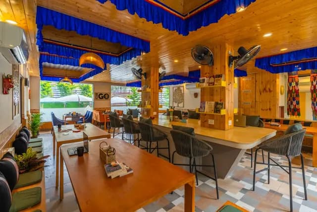 Hotel Sarovar Mcleodganj - At Bhagsu Chowk