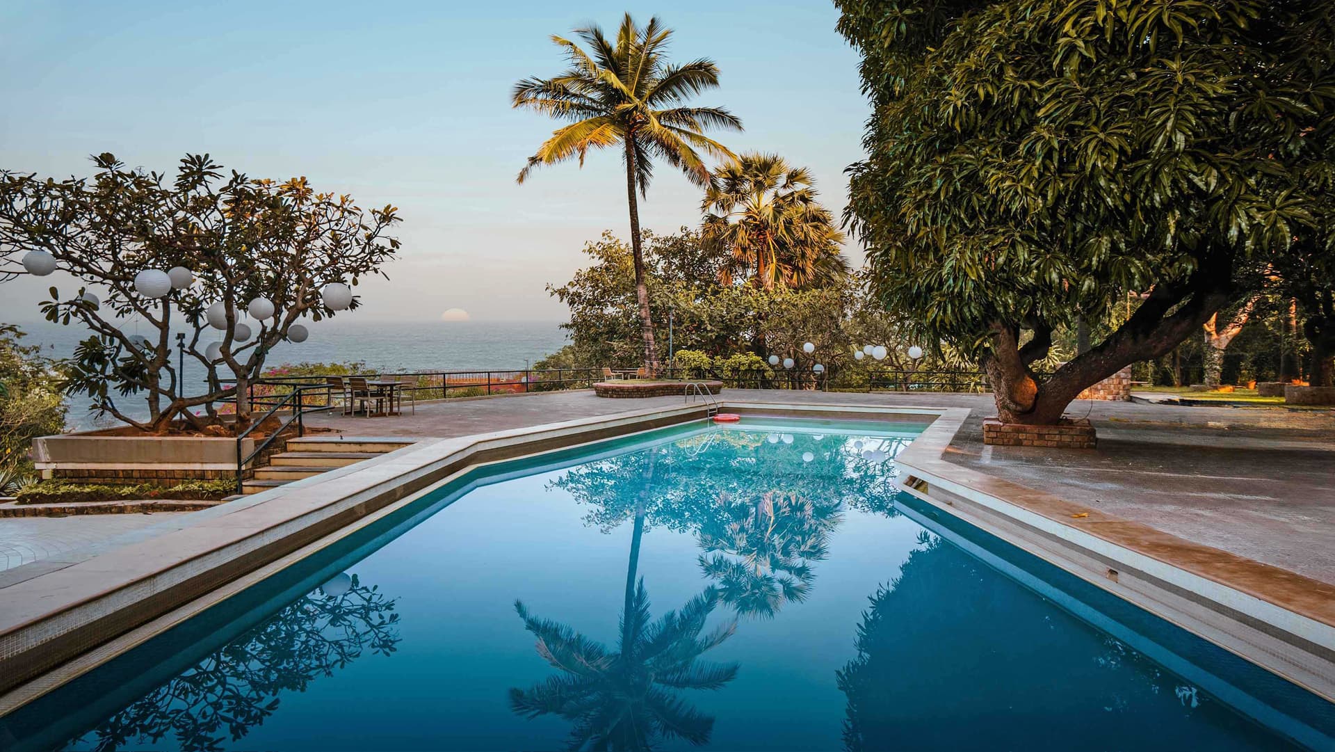 The Lighthouse Inn by the Sea, Uttan (Mumbai)