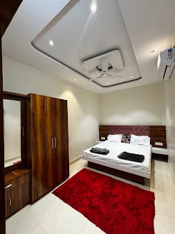 Trilok Home Stay