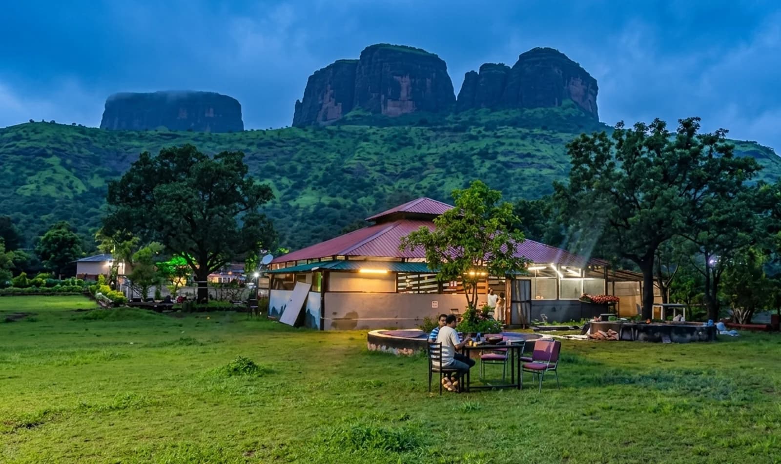 Twin mountain farm Resort