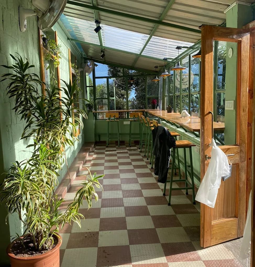 Mo-nga cafe and bakery (Dharamshala)