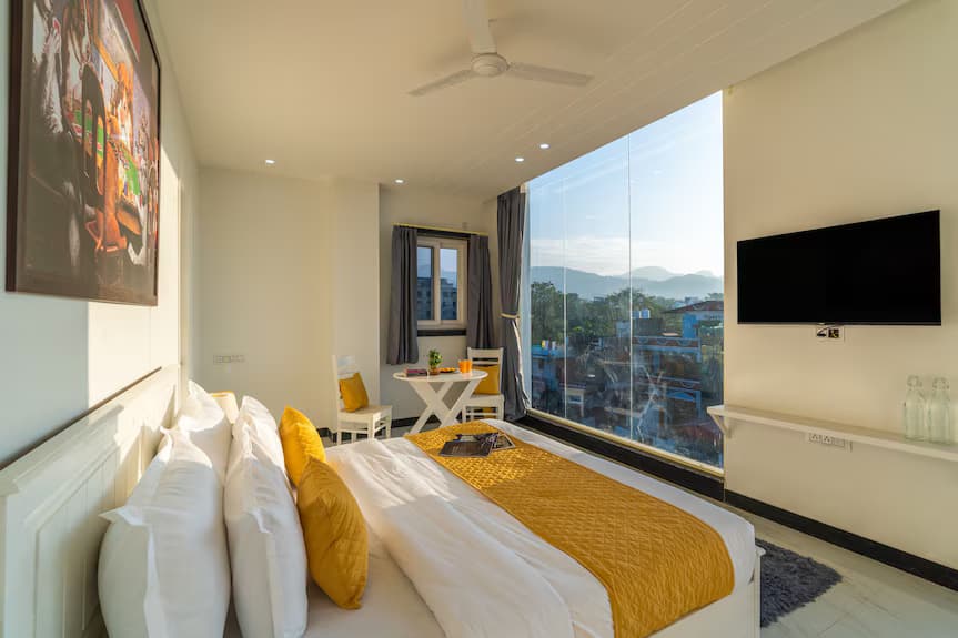 The Social Stays (Dehradun)