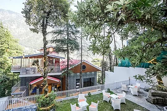 The Bunksters Mcleodganj, Dharamkot RD (Dharamshala)