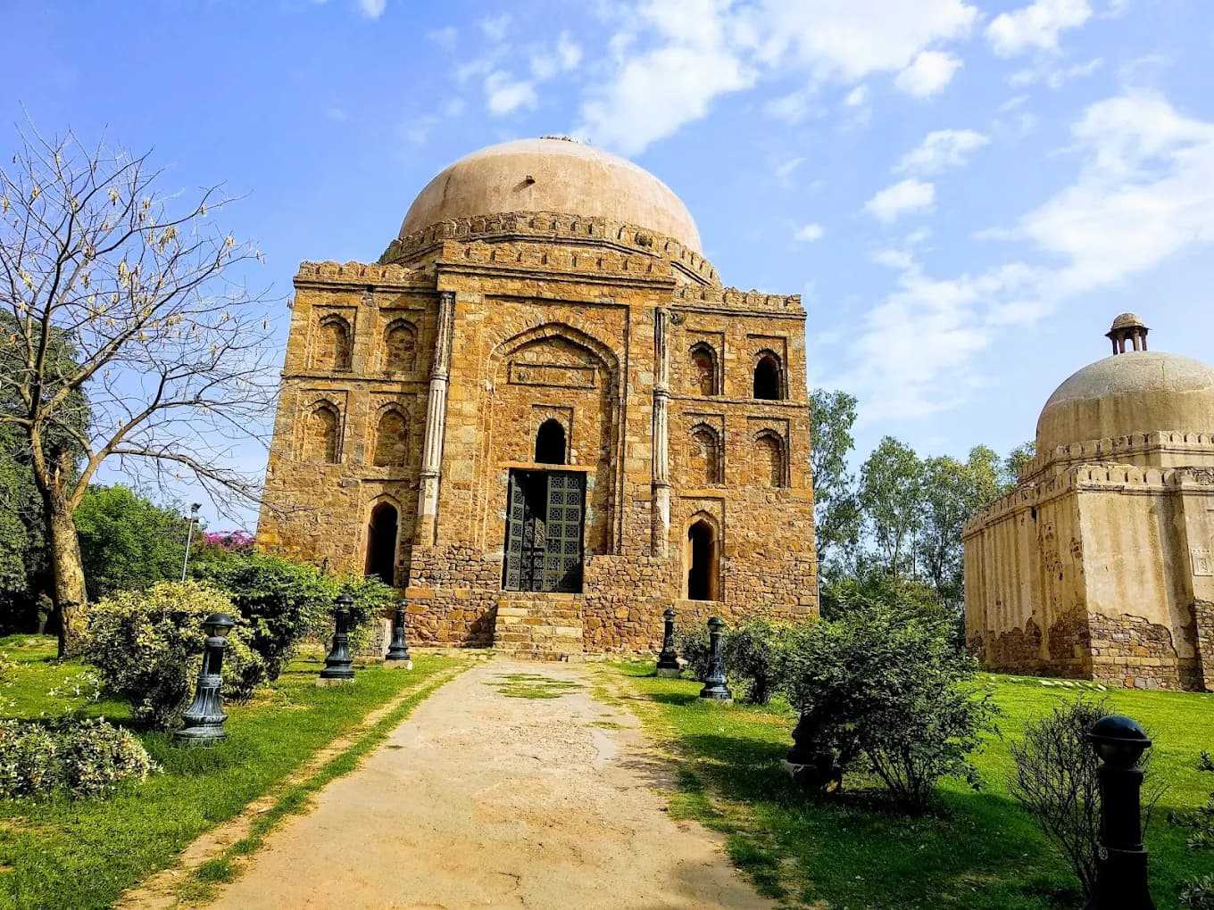 Deer Park Off-Leash Area (Hauz Khas, Delhi)