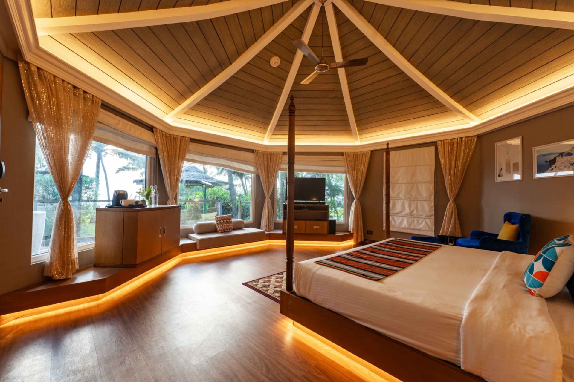 Planet Hollywood Beach Resort (Goa)
