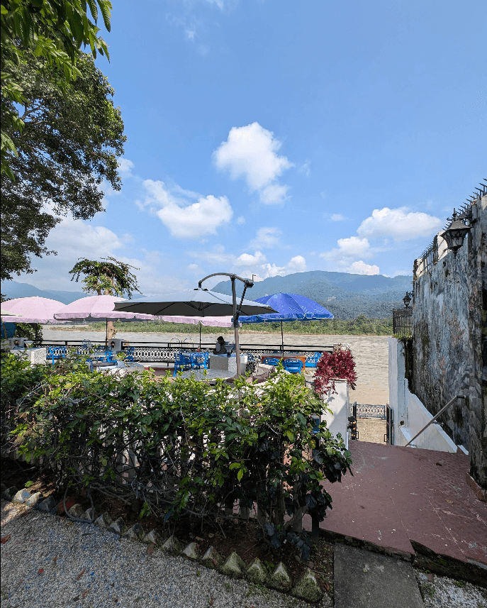 HideOut Cafe (Rishikesh)
