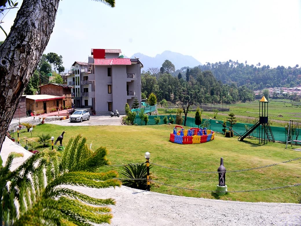 Damyanti Hotel And Resort (Bhowali Range)