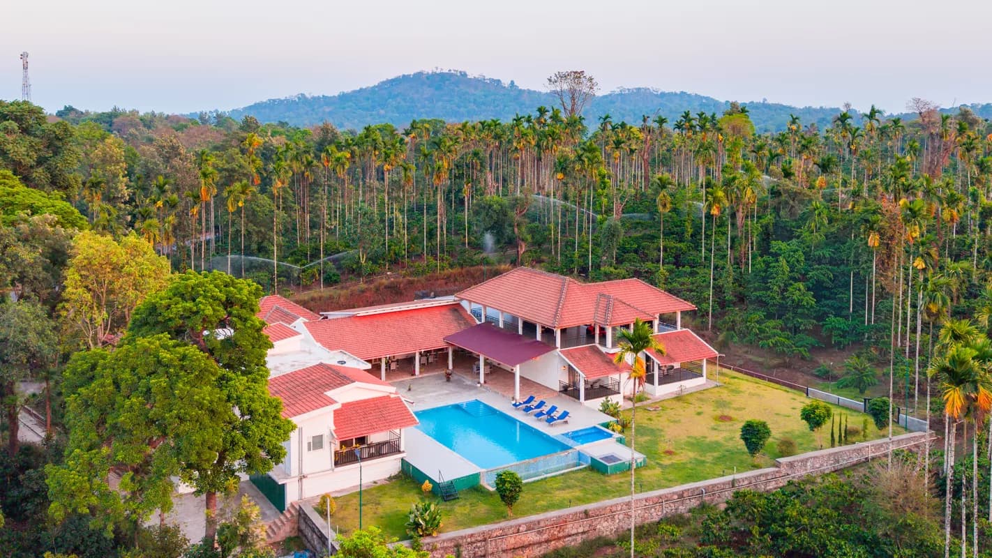 ELIVAAS Tranquility - 5 BHK Pet-Friendly Villa With Pool in Coorg