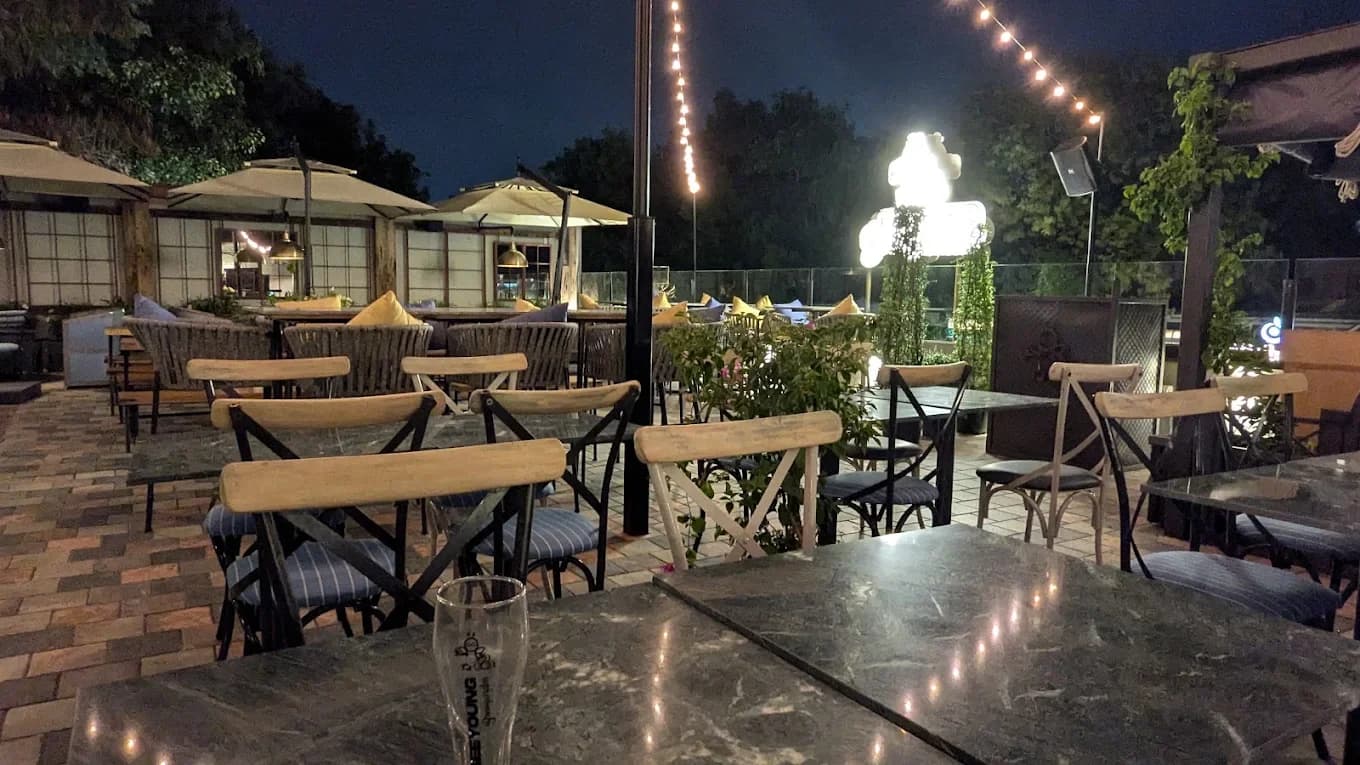 BeeYoung Brewgarden (New Delhi)